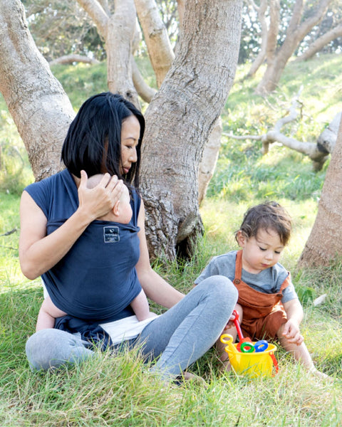 SPRING SPECIAL! Lightweight wrap carrier 100% organic cotton - CHARCOAL & FREE Discoveroo Wooden Car (valued at $9.95)